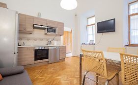 Two Bedroom Apartment At Basilica